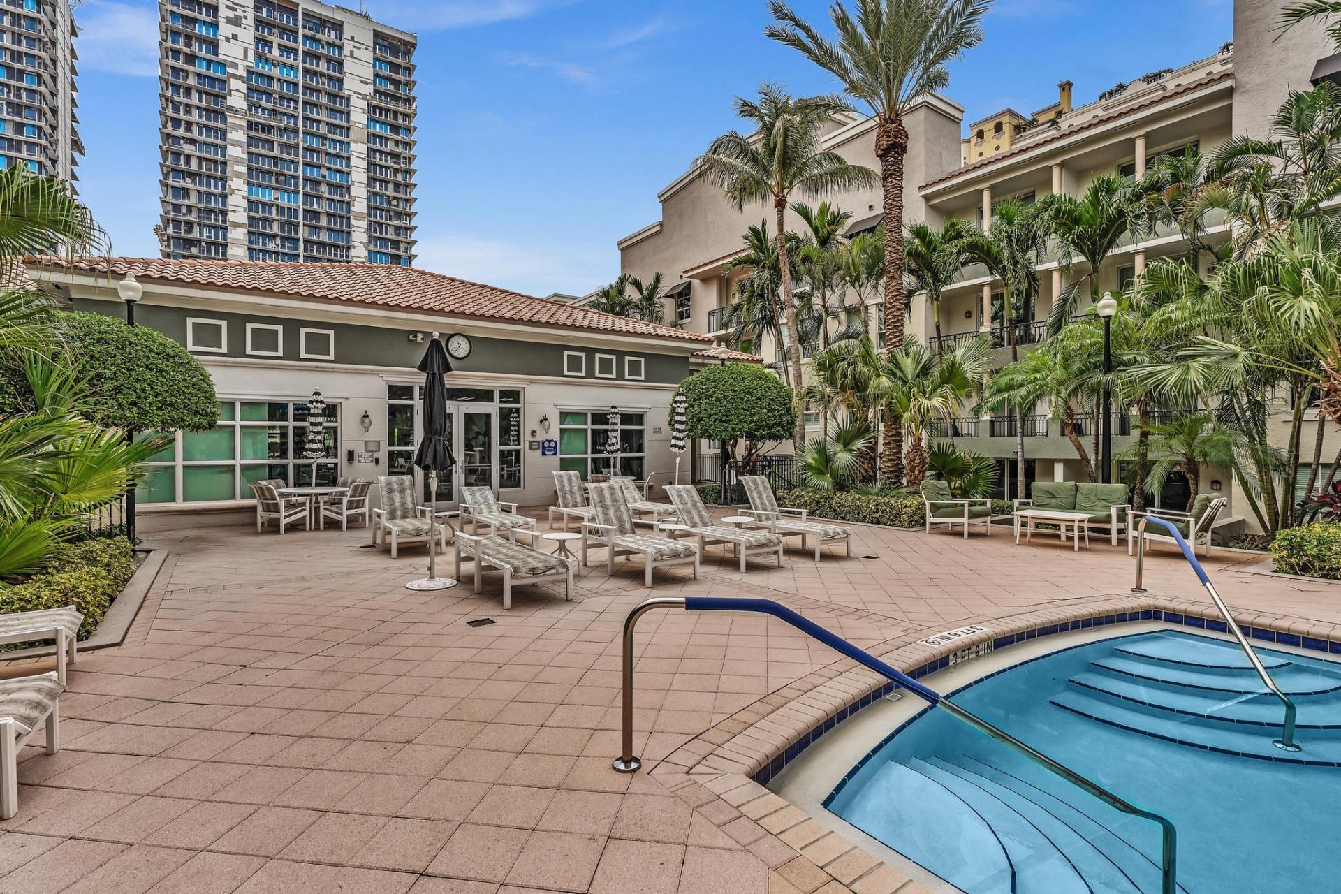600 S Dixie Highway, Unit 439, West Palm Beach, FL 33401 Photo