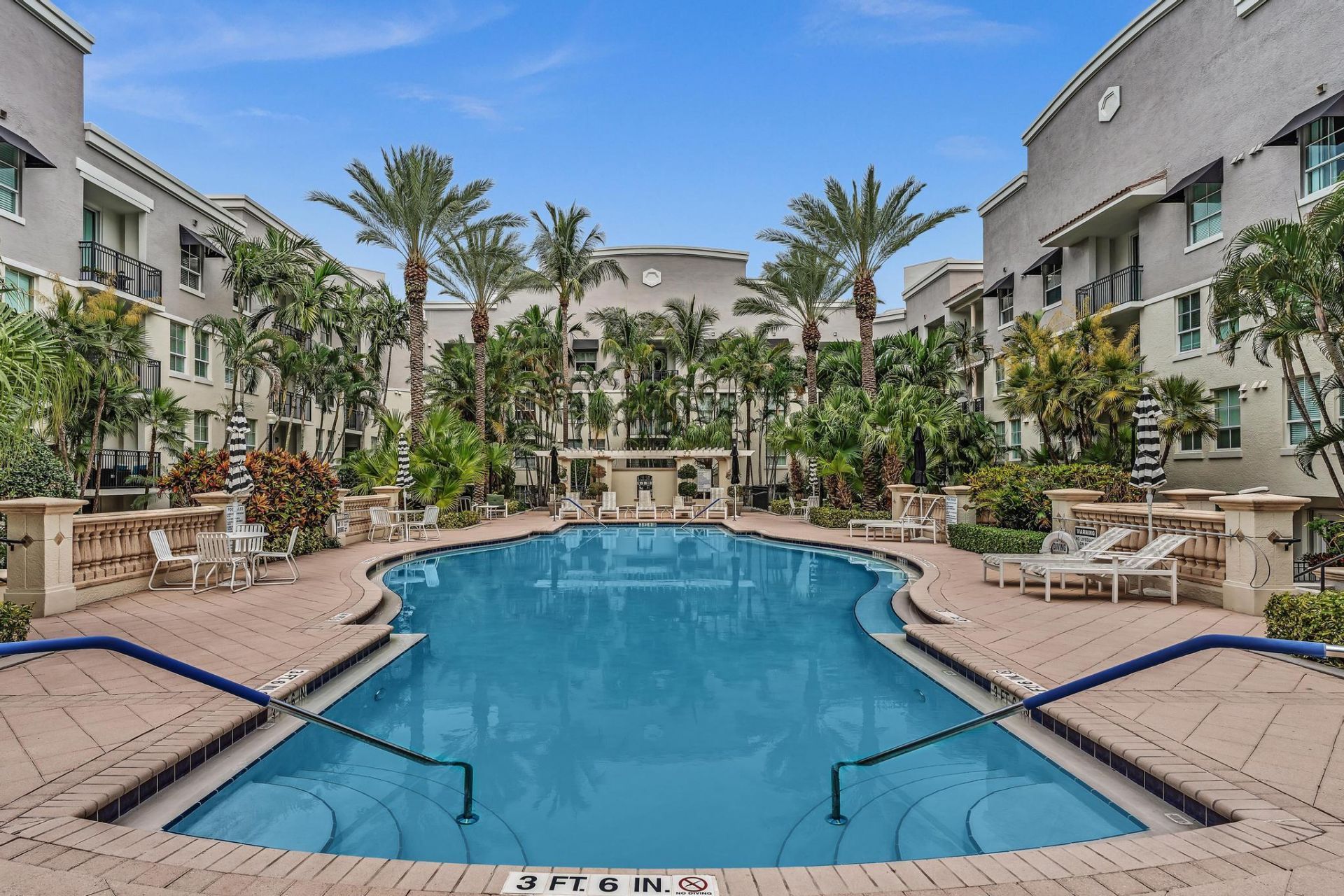 600 S Dixie Highway, Unit 439, West Palm Beach, FL 33401 Photo