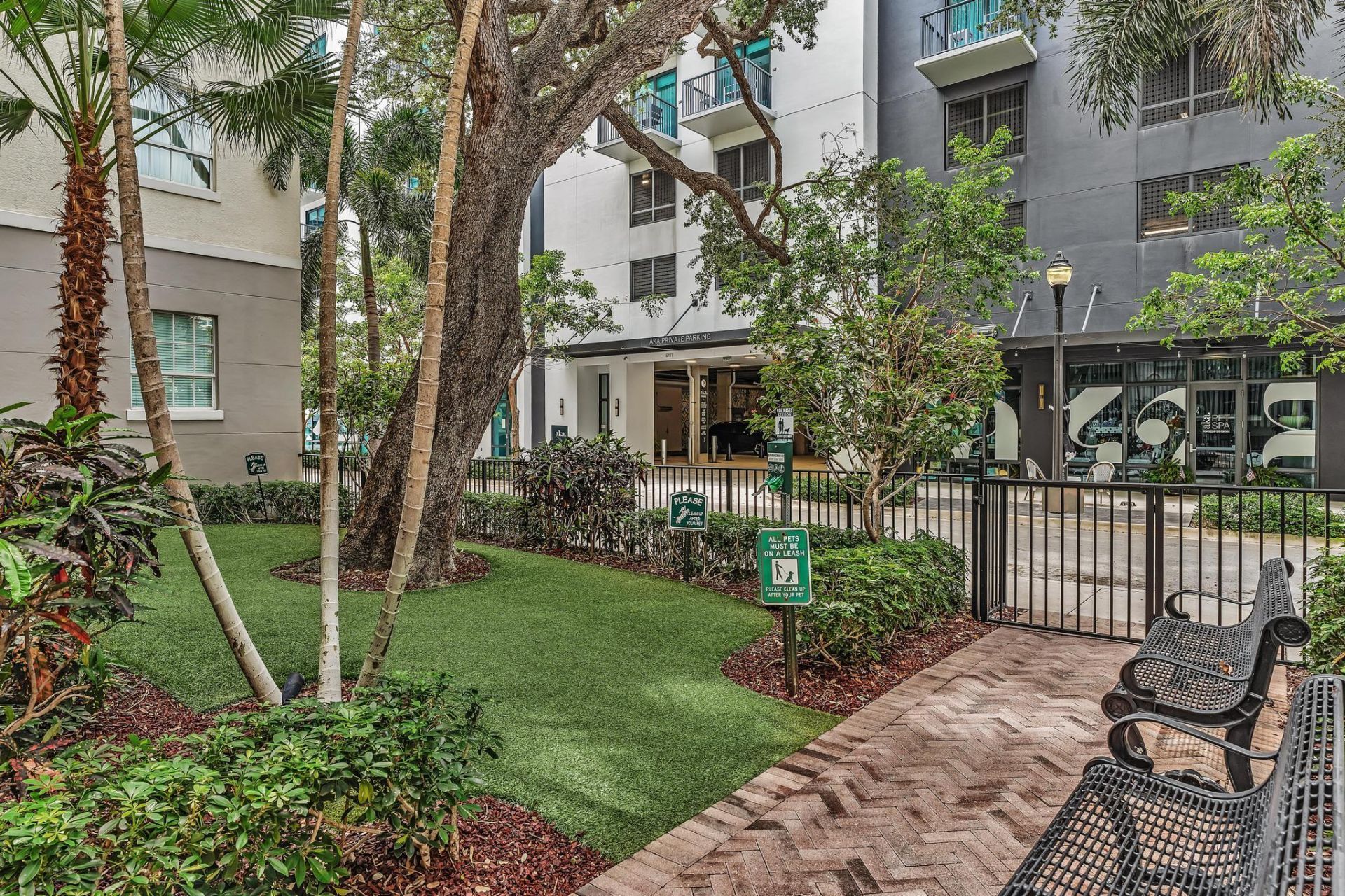600 S Dixie Highway, Unit 439, West Palm Beach, FL 33401 Photo