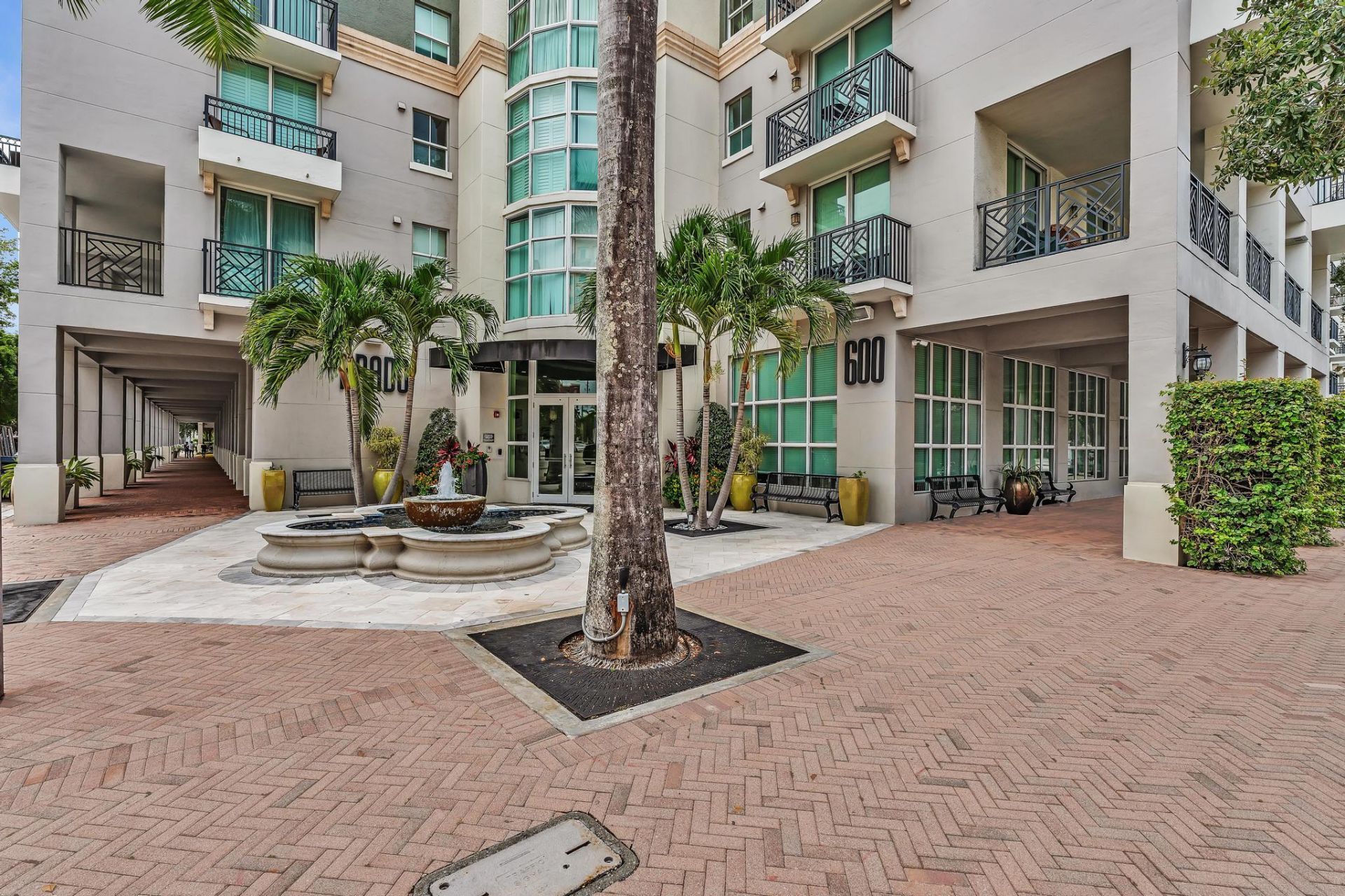 600 S Dixie Highway, Unit 439, West Palm Beach, FL 33401 Photo