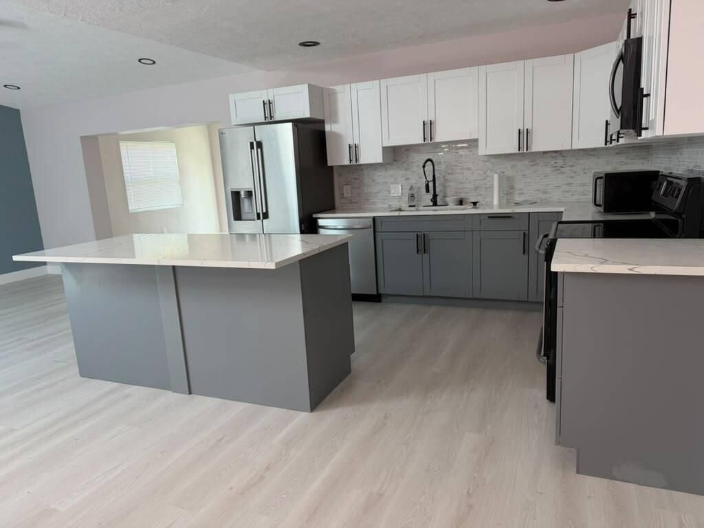 450 SW Eyerly Avenue, Port Saint Lucie, FL 34983 Photo