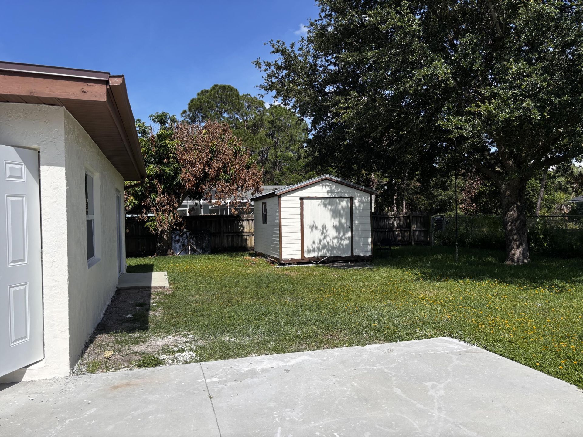 450 SW Eyerly Avenue, Port Saint Lucie, FL 34983 Photo