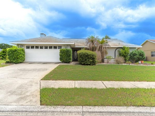 699 HUNTERS RUN BOULEVARD , LAKELAND, FL 33809