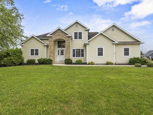 107 Red Fox Drive, Johnson Creek, WI 53038