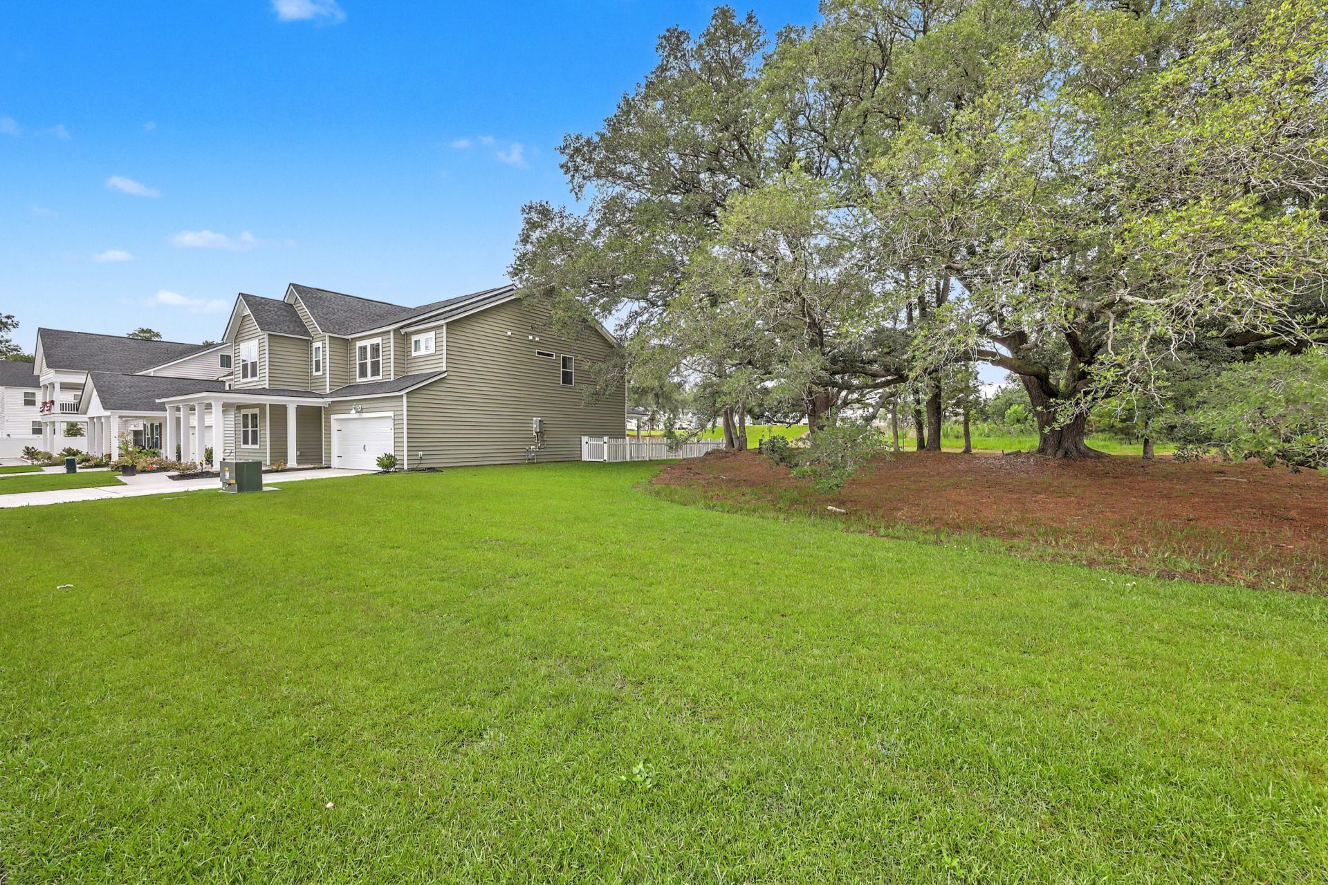 411 Cropfield Drive Photo 8