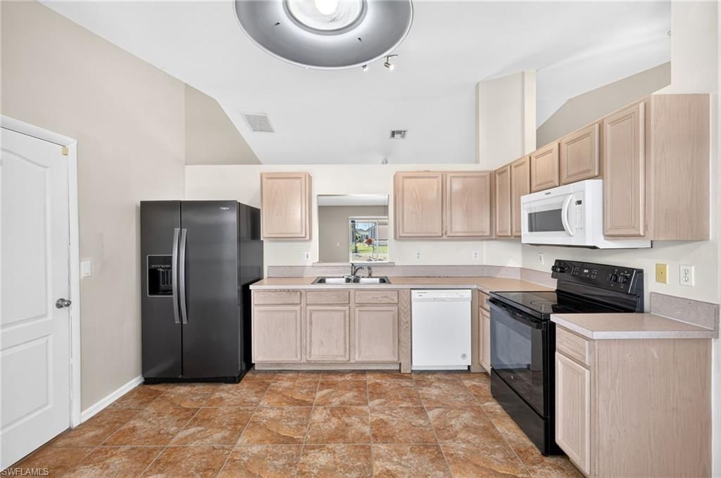 903 SE 5th Ave, Cape Coral, FL 33990 Photo