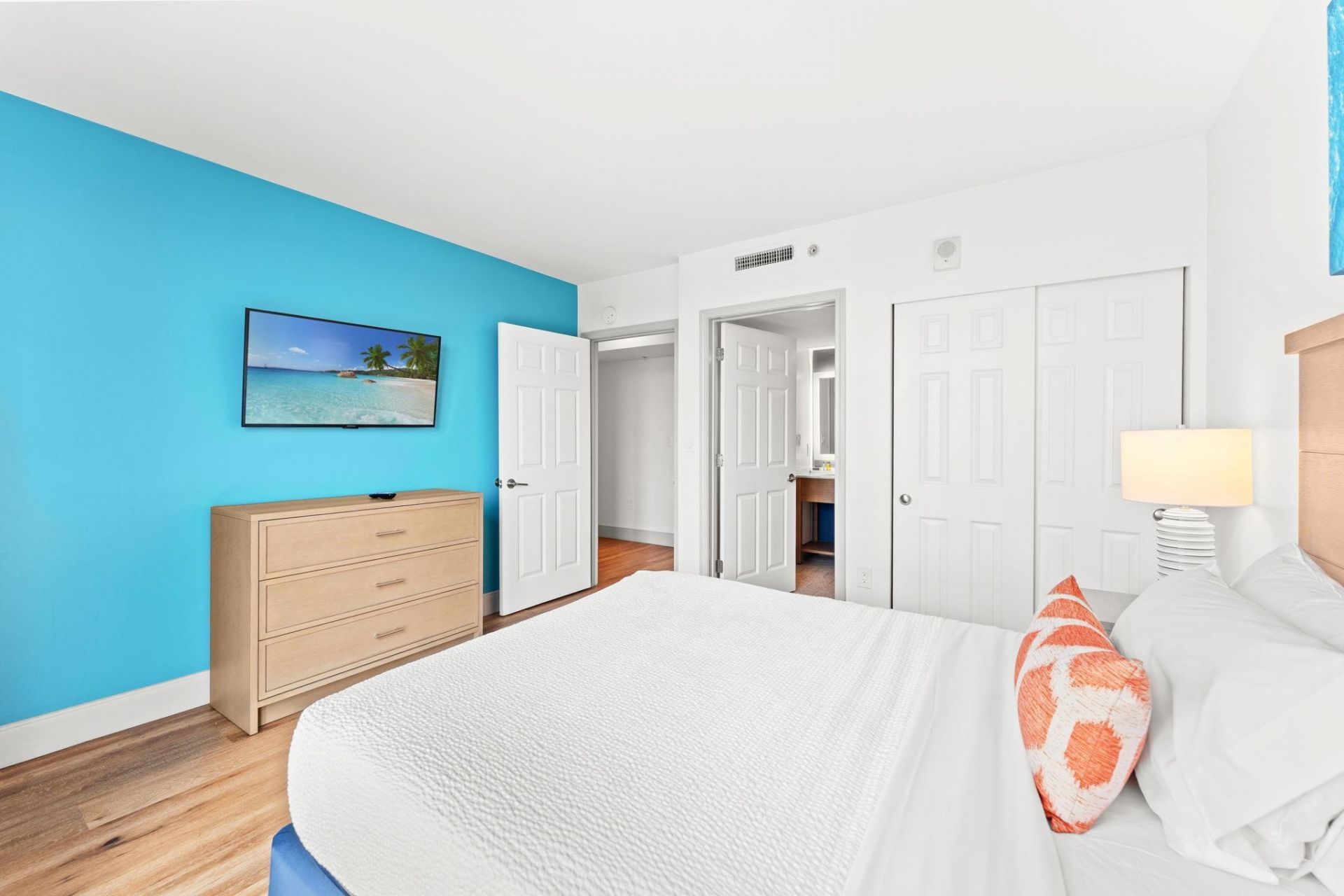 3000 N Ocean Blvd. N  Photo 21