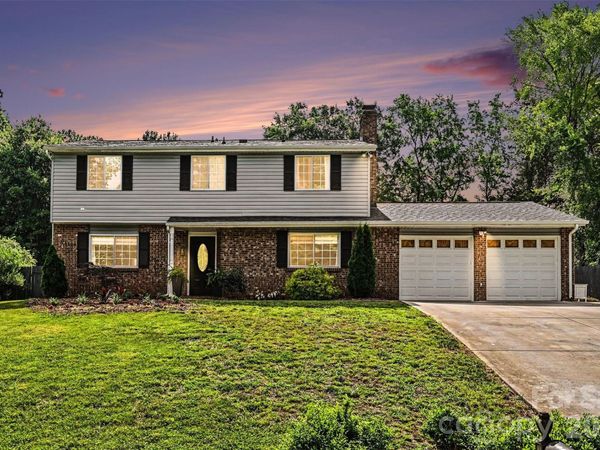 5821 Shadow Creek Road, Charlotte, NC 28226