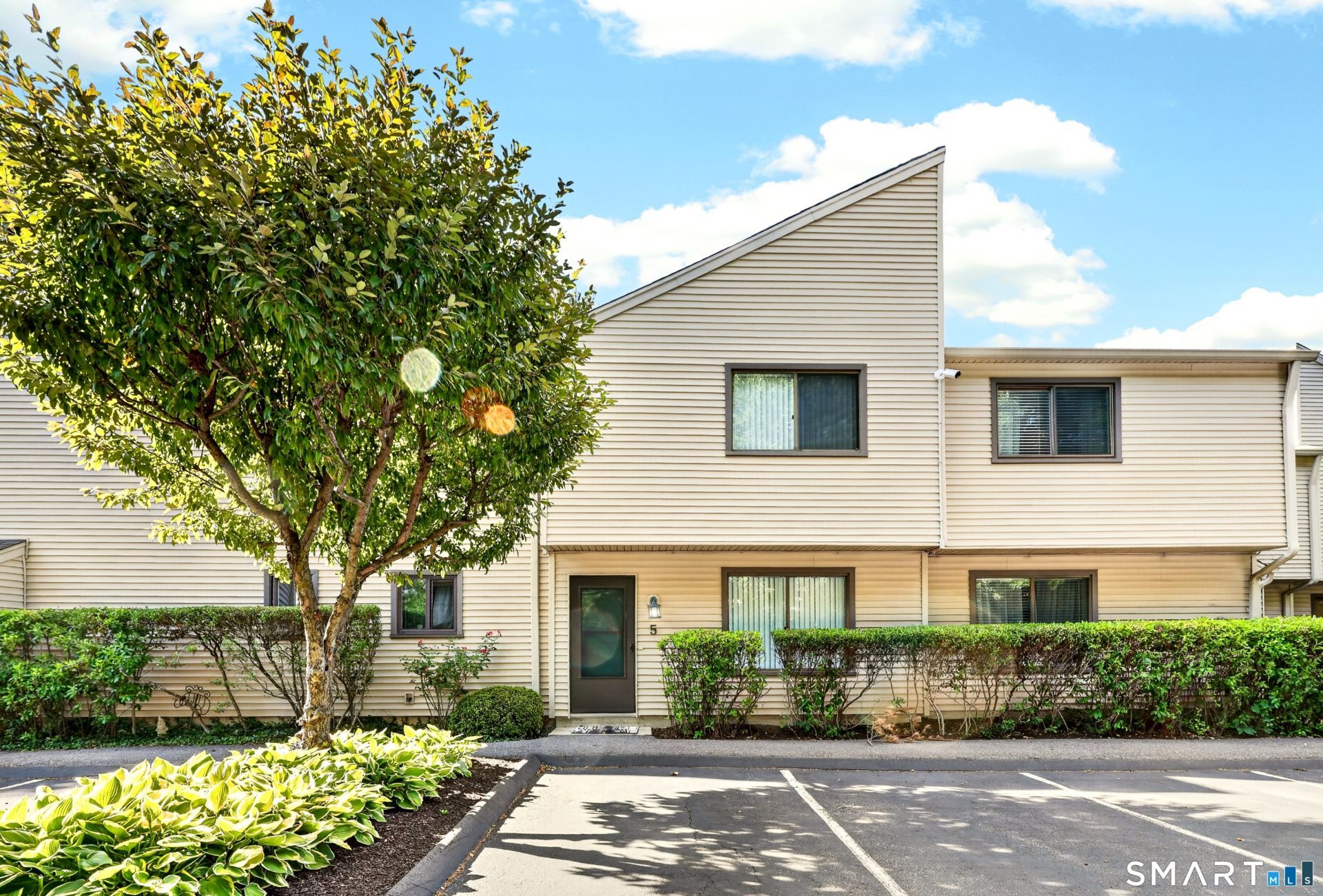 1 Horizon, Unit 5, Norwalk, CT 06854 Main Photo