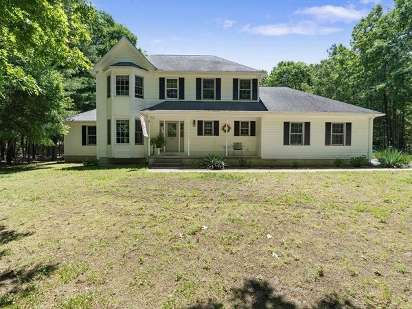 55 Pequot Road, Southampton, MA 01073