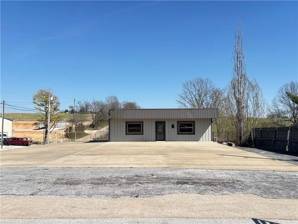 2025 N 7 Highway , Harrison, AR 72601