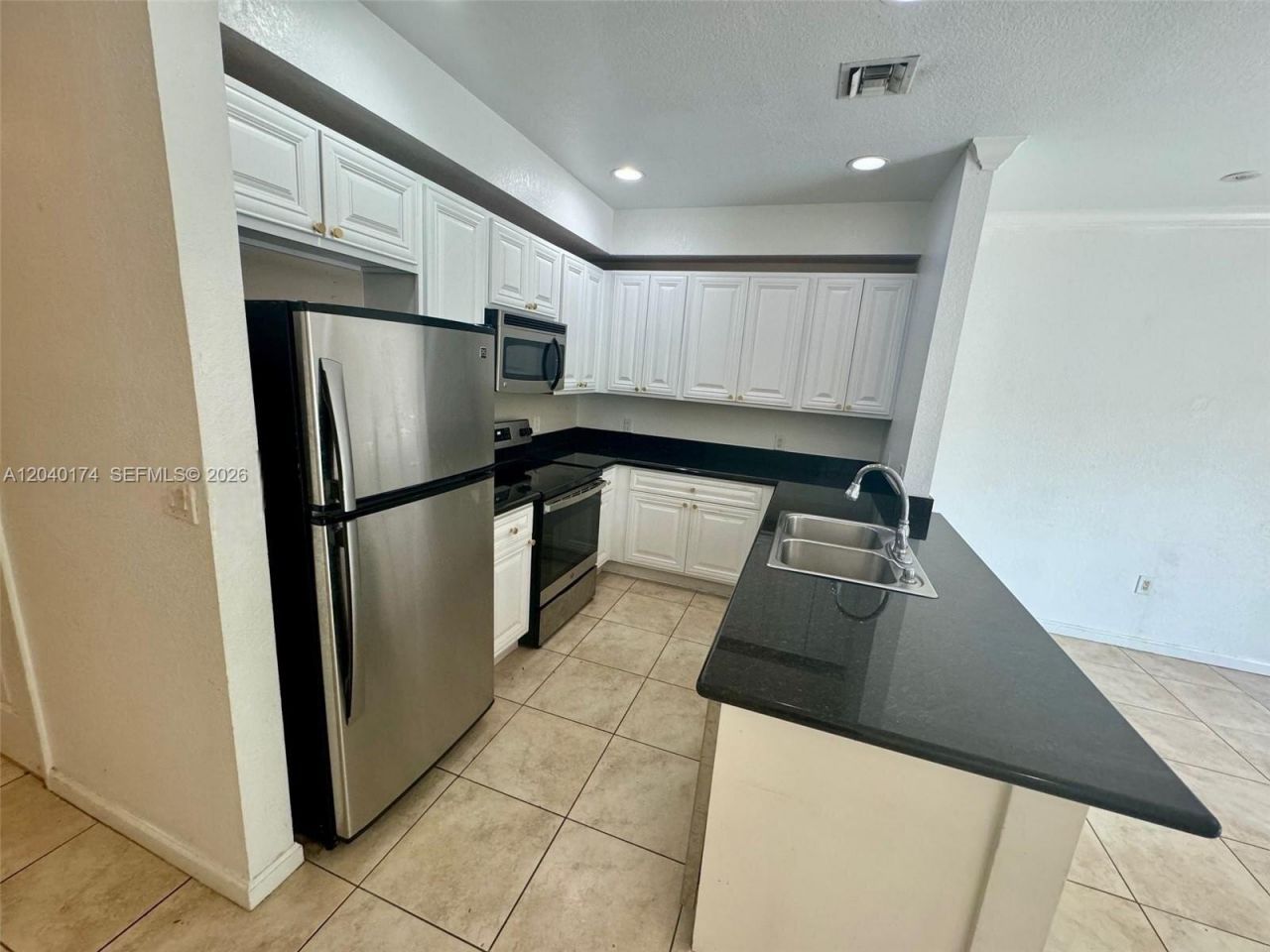 31 SE 3 , Hallandale Beach, FL 33009 Photo