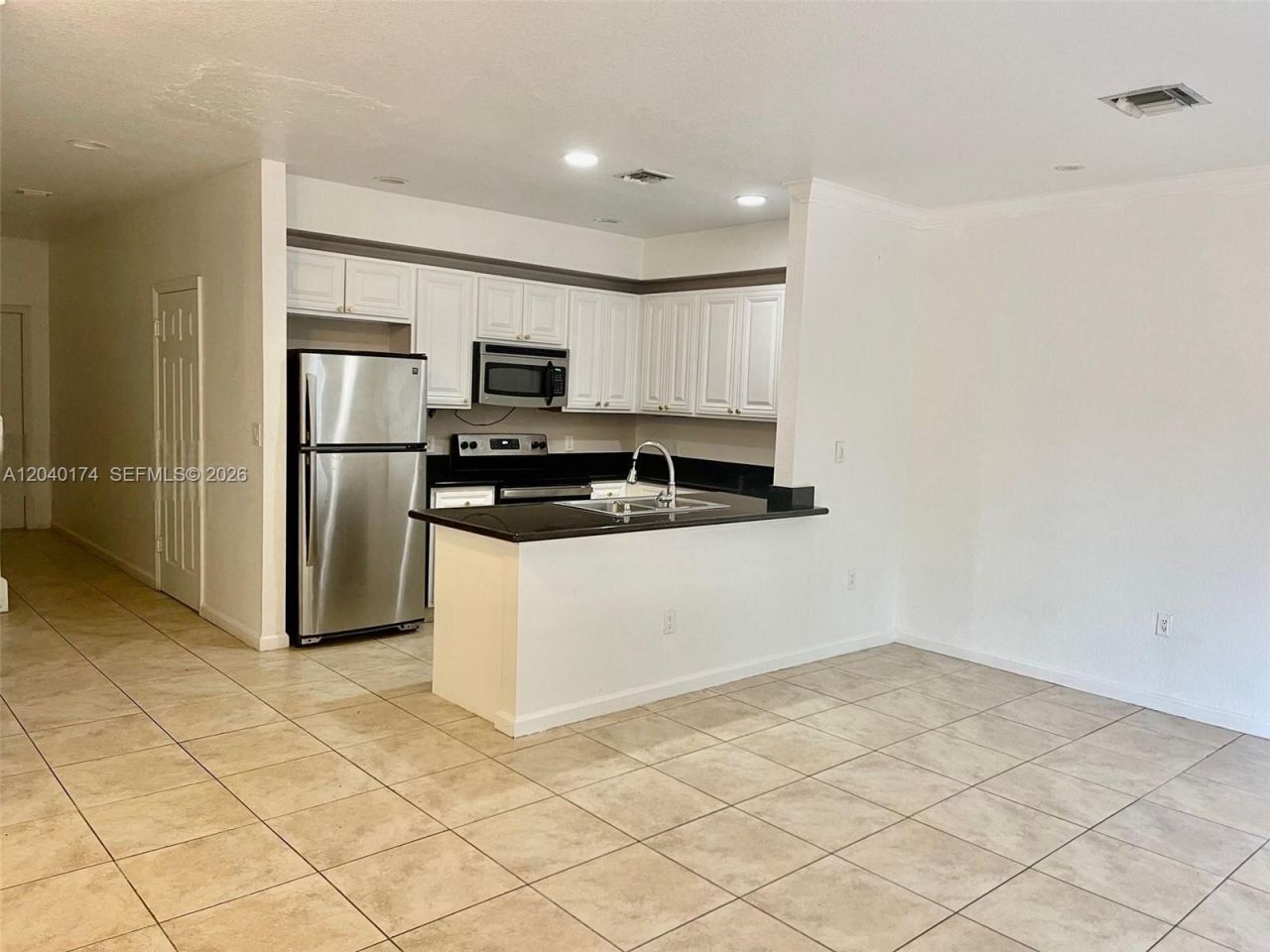 31 SE 3 , Hallandale Beach, FL 33009 Photo