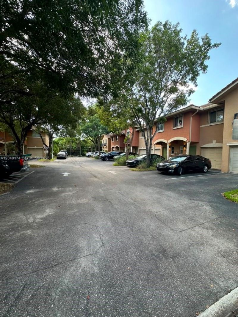 31 SE 3 , Hallandale Beach, FL 33009 Photo