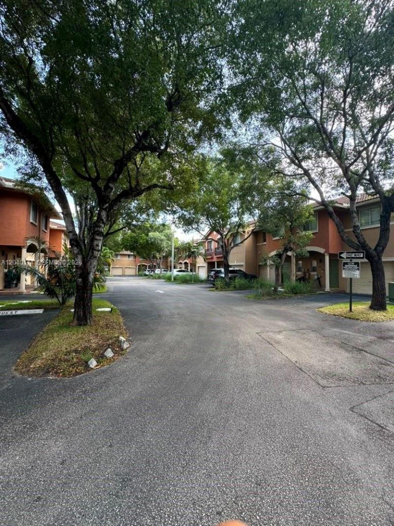 31 SE 3 , Hallandale Beach, FL 33009 Photo