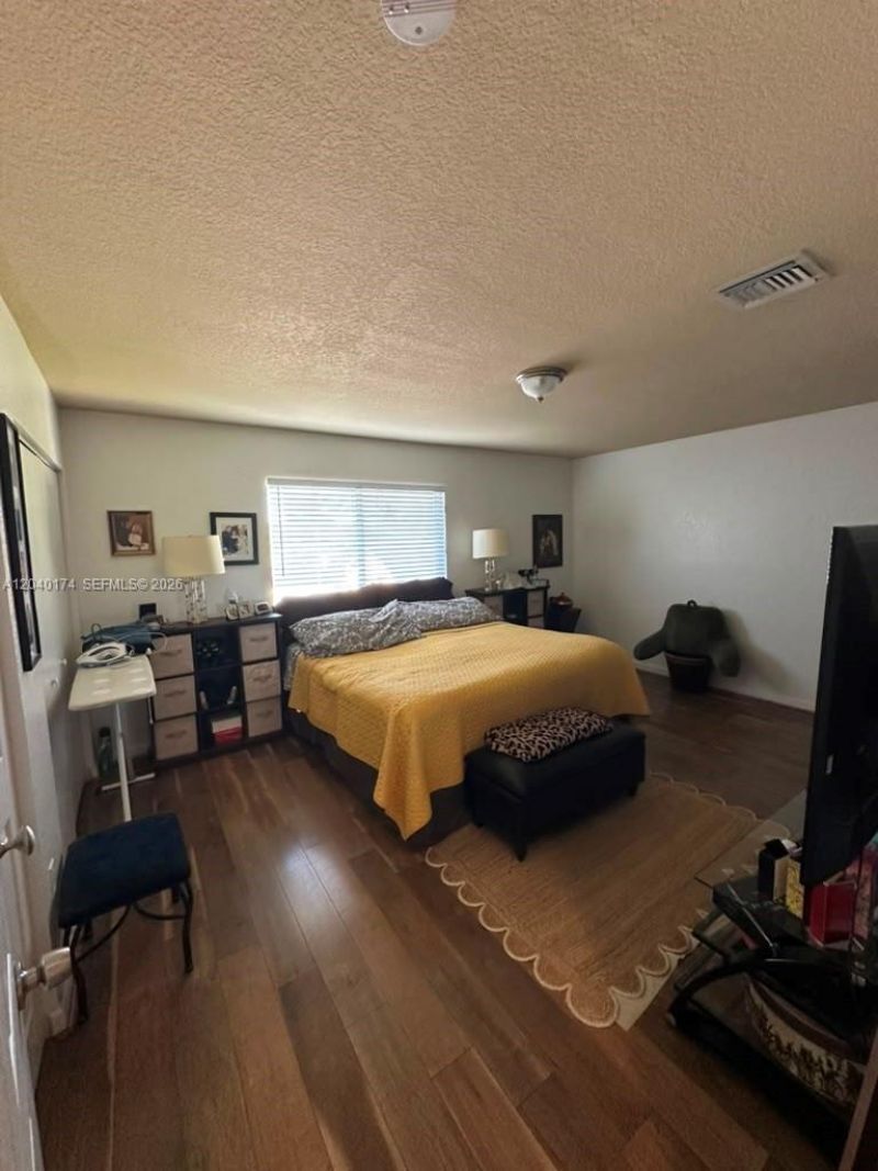 31 SE 3 , Hallandale Beach, FL 33009 Photo