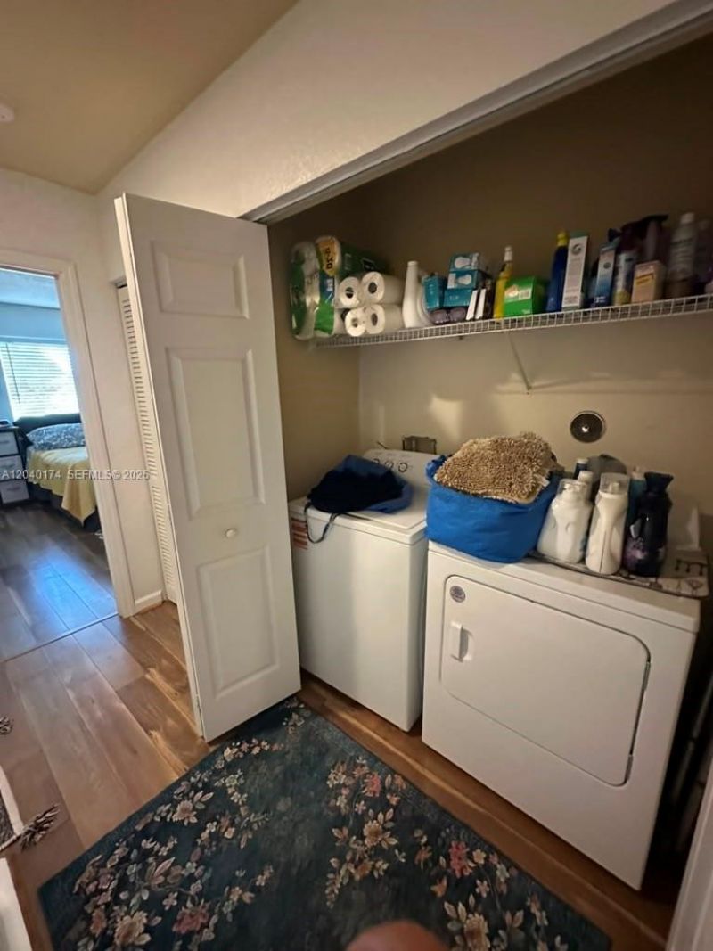 31 SE 3 , Hallandale Beach, FL 33009 Photo
