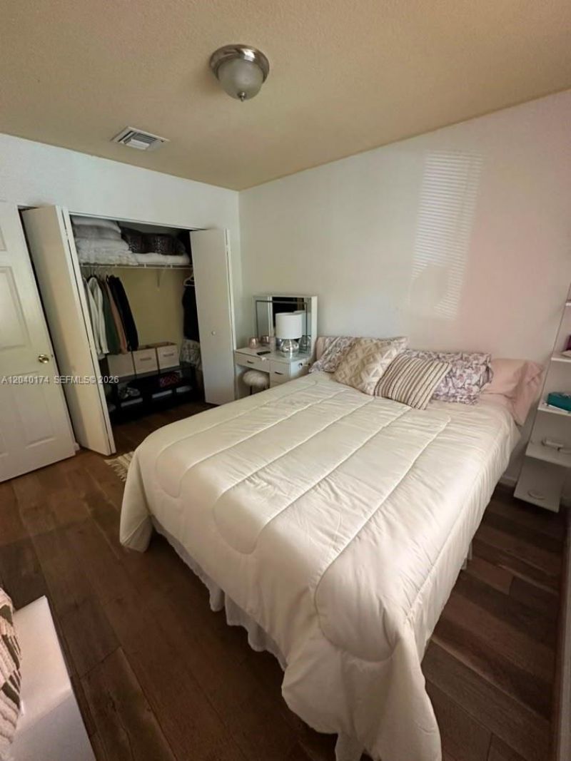 31 SE 3 , Hallandale Beach, FL 33009 Photo