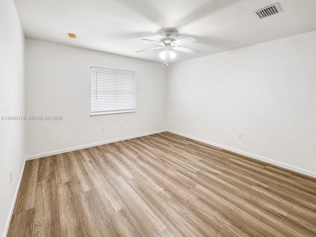 31 SE 3 , Hallandale Beach, FL 33009 Photo