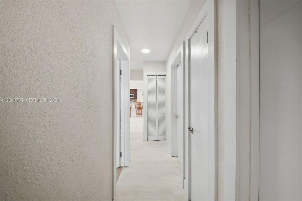 4481 NW 176th Ter, Miami Gardens, FL 33055 Photo