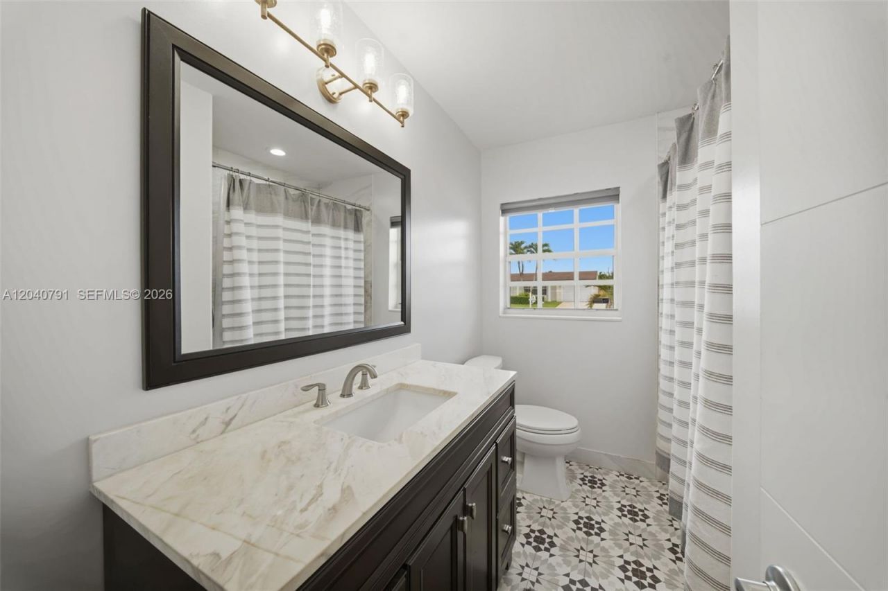 4481 NW 176th Ter, Miami Gardens, FL 33055 Photo