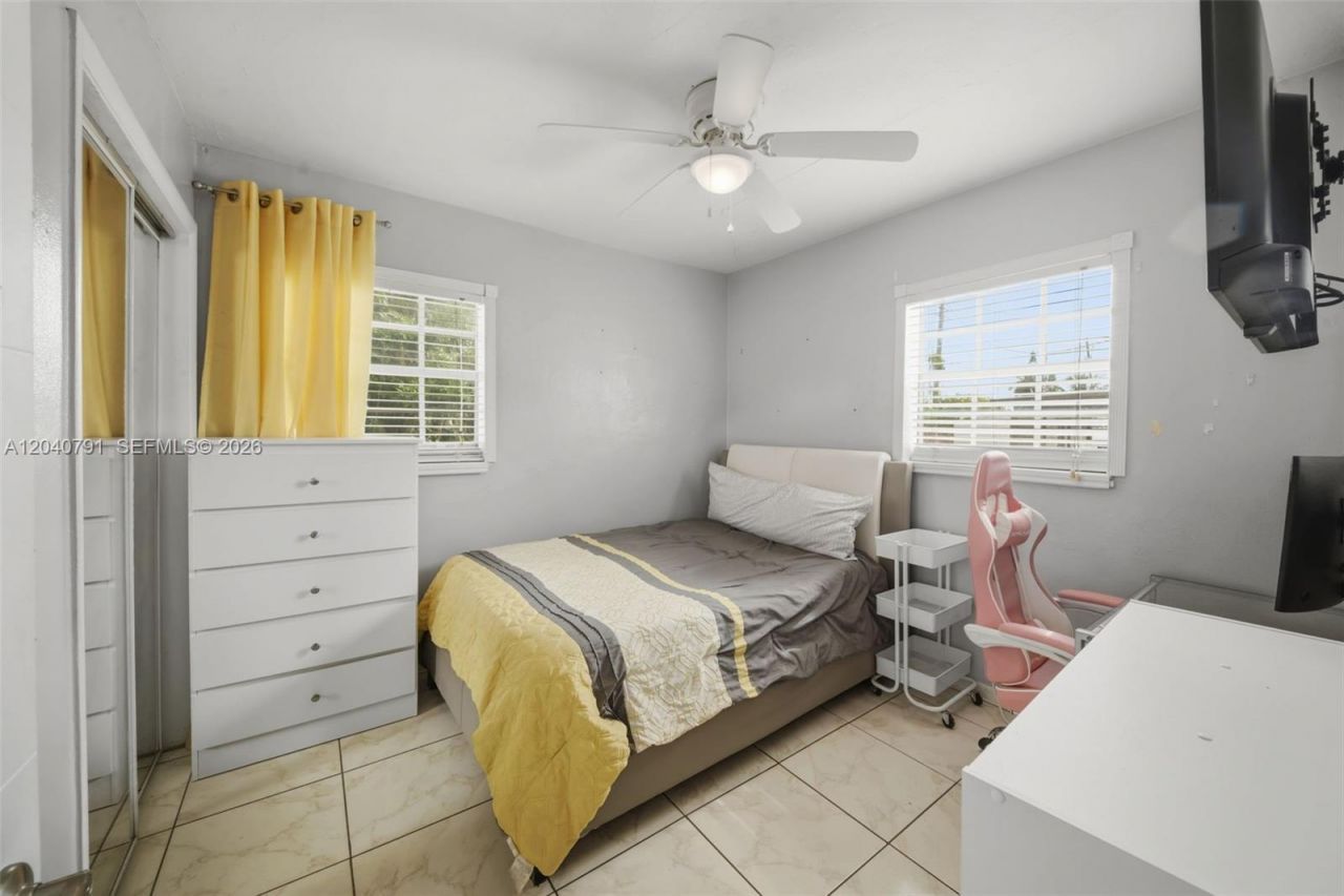 4481 NW 176th Ter, Miami Gardens, FL 33055 Photo