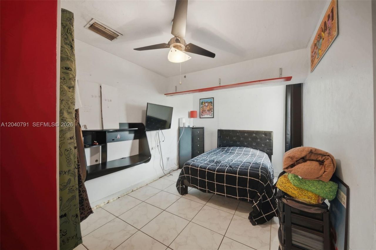 4481 NW 176th Ter, Miami Gardens, FL 33055 Photo