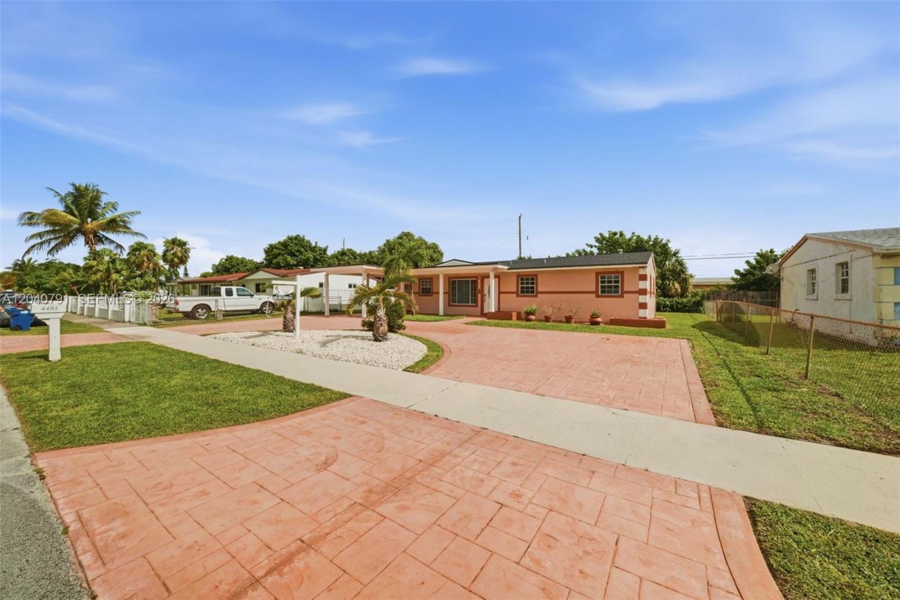 4481 NW 176th Ter, Miami Gardens, FL 33055 Photo