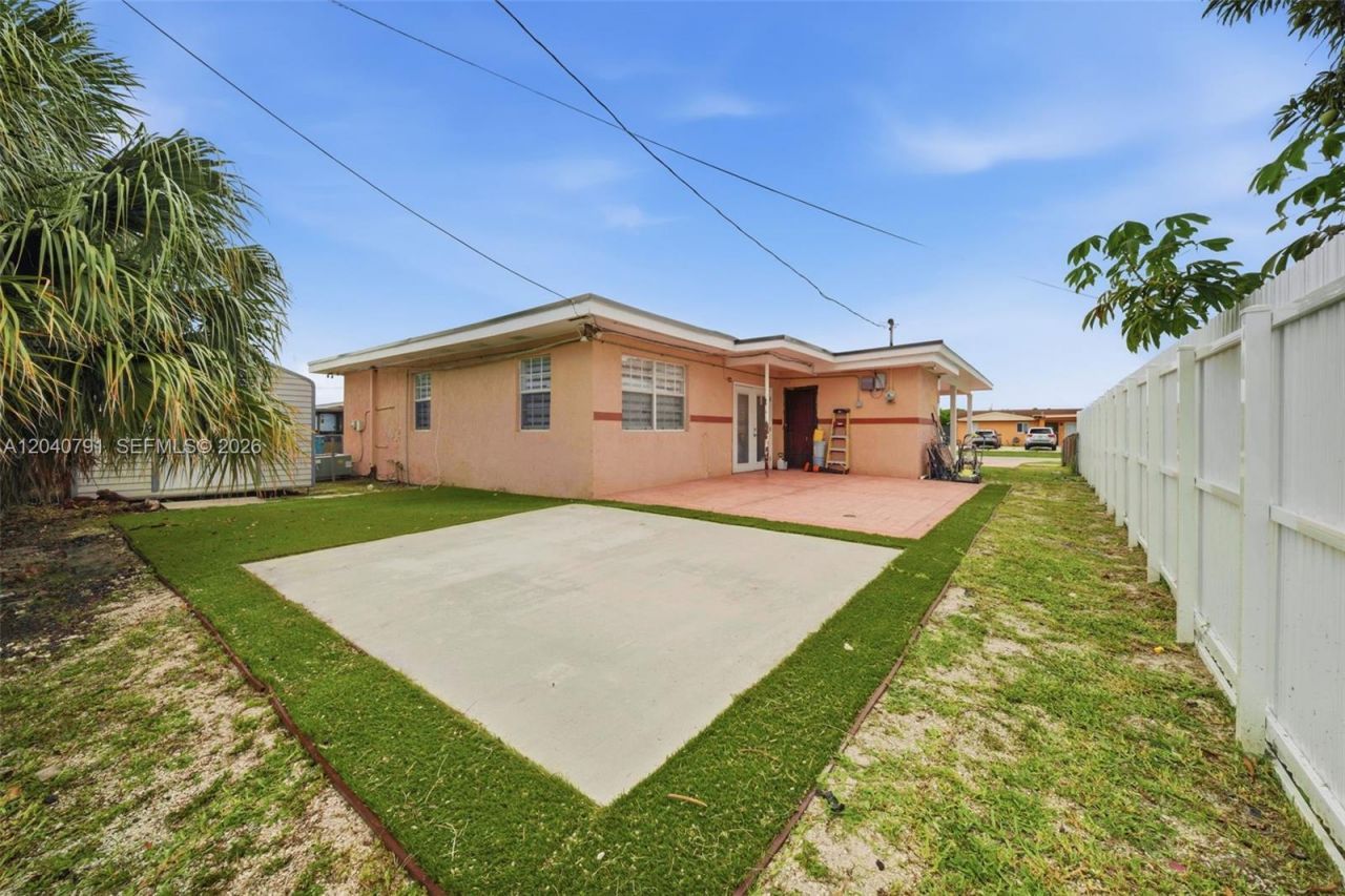 4481 NW 176th Ter, Miami Gardens, FL 33055 Photo