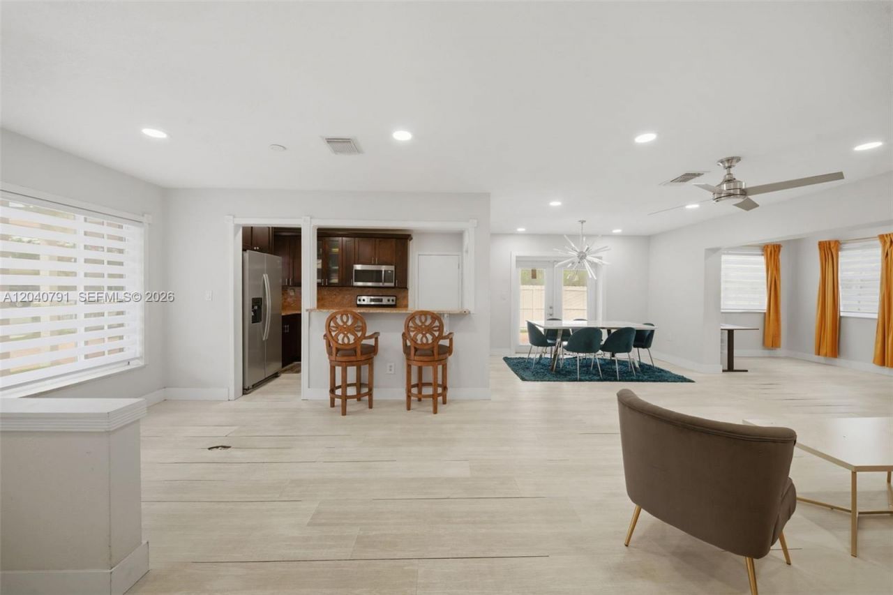 4481 NW 176th Ter, Miami Gardens, FL 33055 Photo