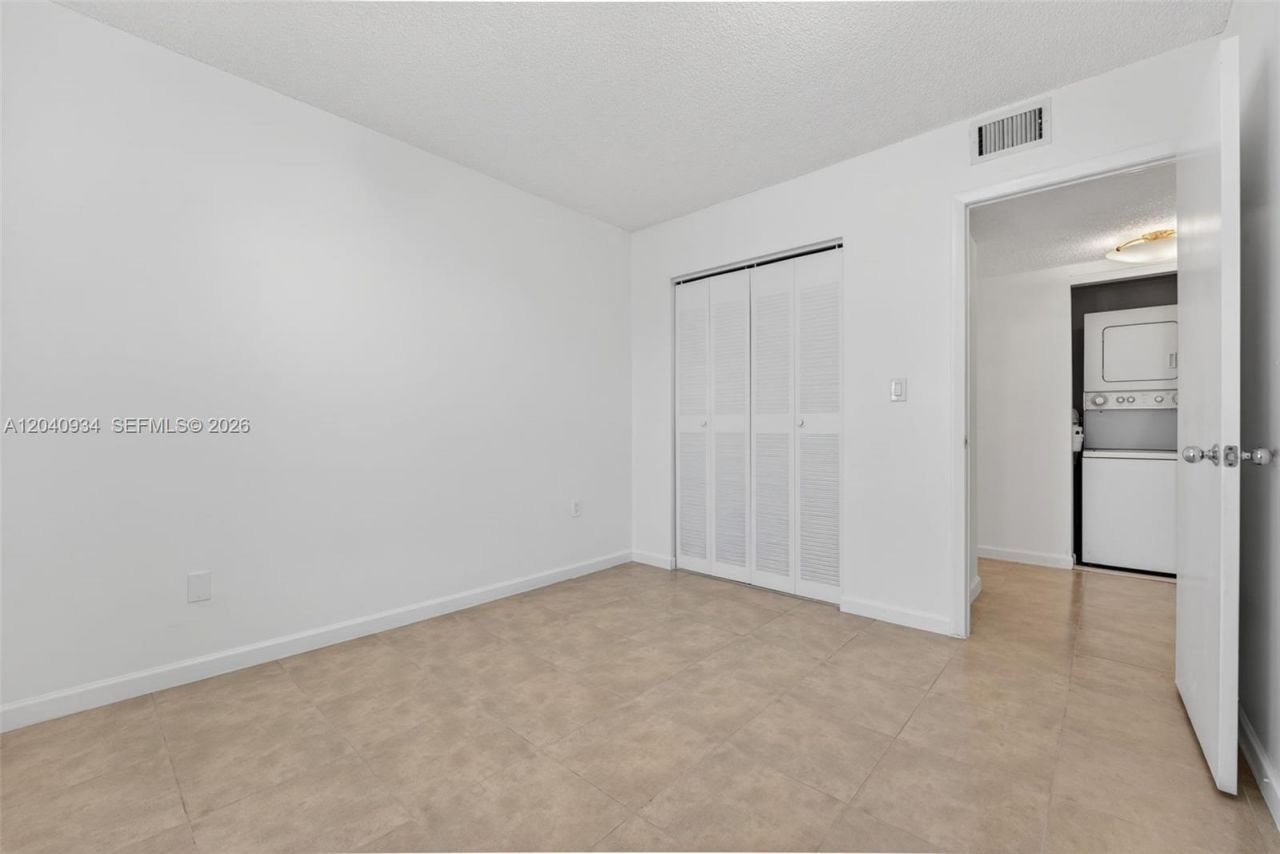 6780 W 2nd Ct, Unit 316, Hialeah, FL 33012 Photo