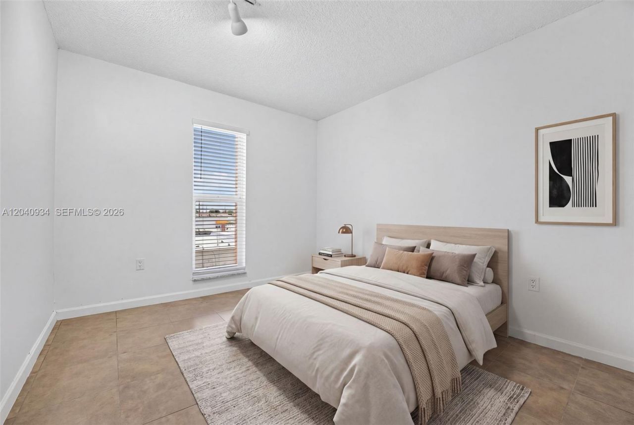 6780 W 2nd Ct, Unit 316, Hialeah, FL 33012 Photo