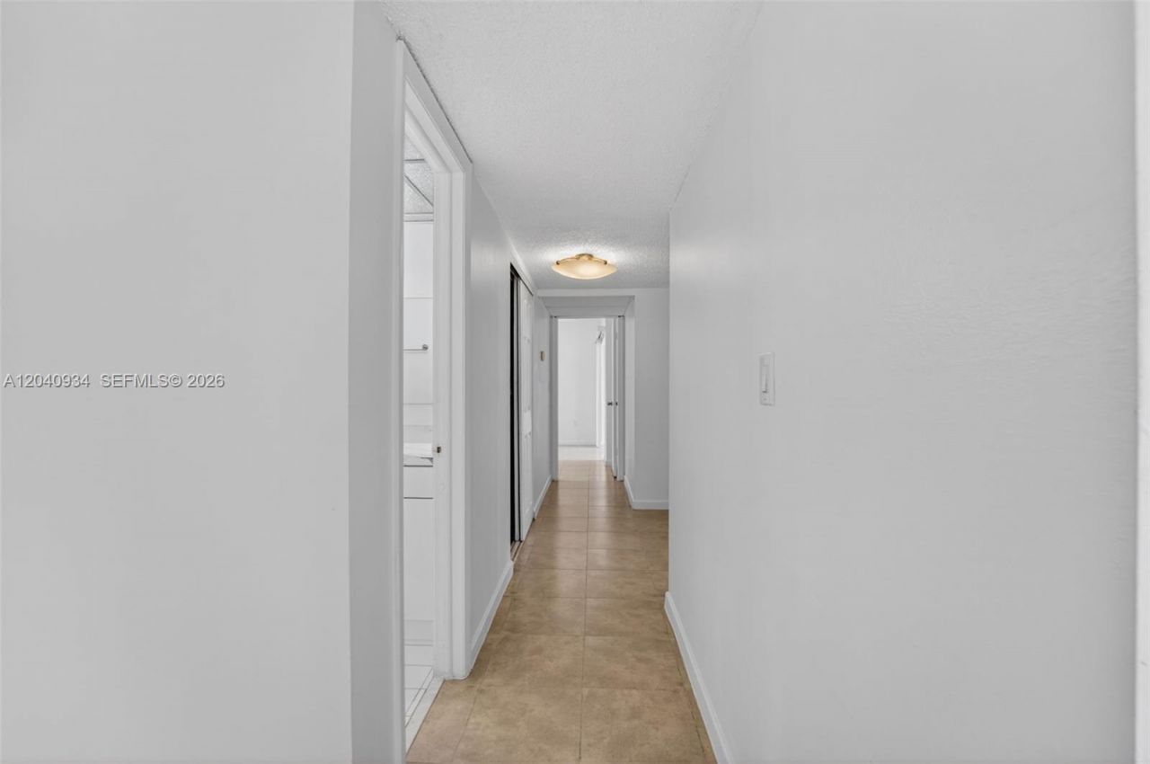 6780 W 2nd Ct, Unit 316, Hialeah, FL 33012 Photo