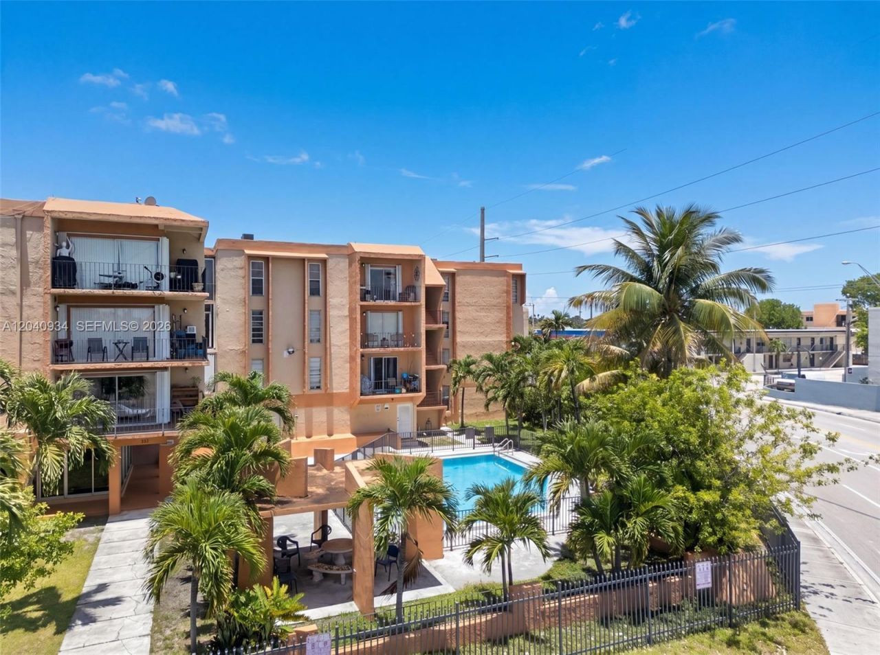 6780 W 2nd Ct, Unit 316, Hialeah, FL 33012 Photo