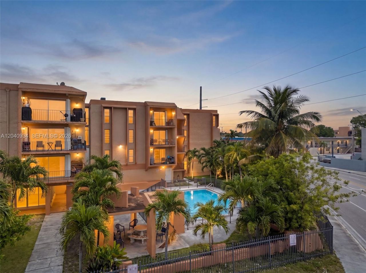 6780 W 2nd Ct, Unit 316, Hialeah, FL 33012 Photo