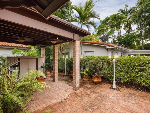 1110 Pizarro St, Coral Gables, FL 33134