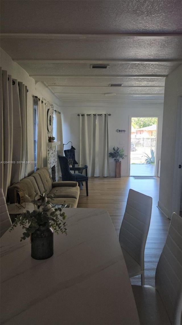 570 NW 97th St , Miami, FL 33150 Photo