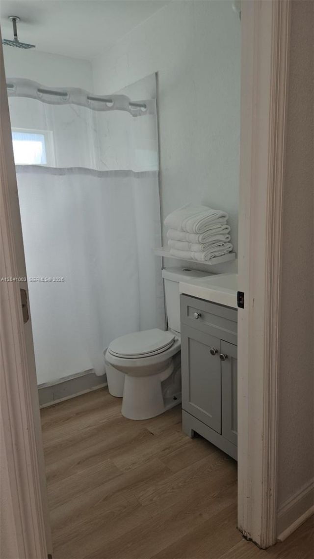 570 NW 97th St , Miami, FL 33150 Photo