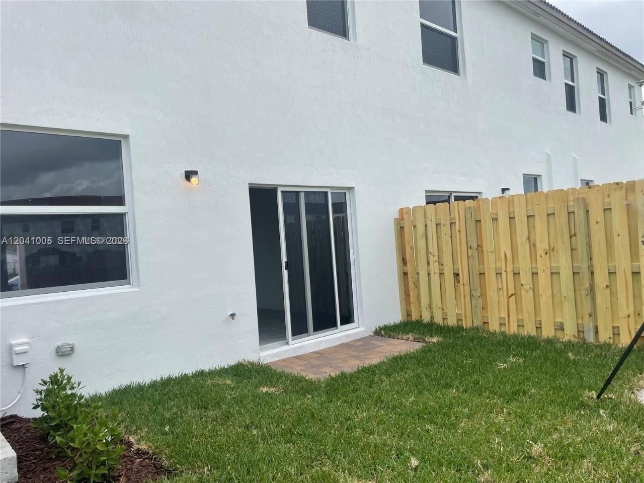 12612 NW 22nd Pl, Unit 12612, Miami, FL 33167 Photo