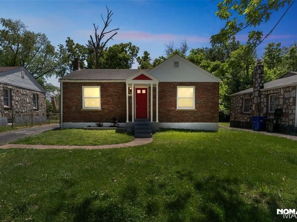 8246 Montreal Drive , University City, MO 63132
