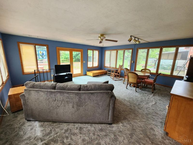 5619 Woodhaven Drive, Green Township, OH 45248 Photo 12