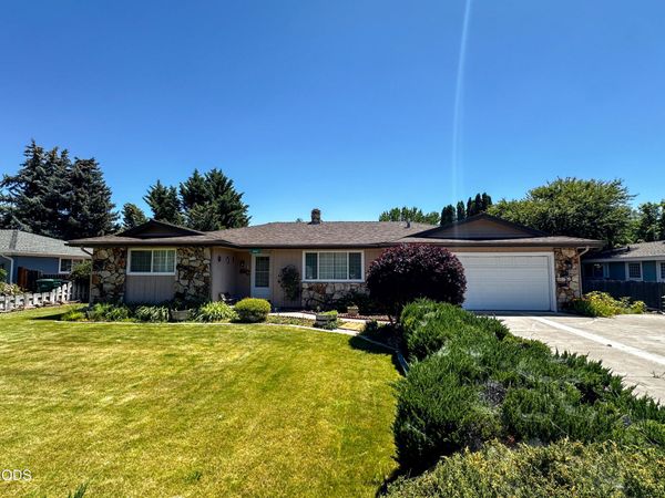 3937 Rio Vista Way, Klamath Falls, OR 97603