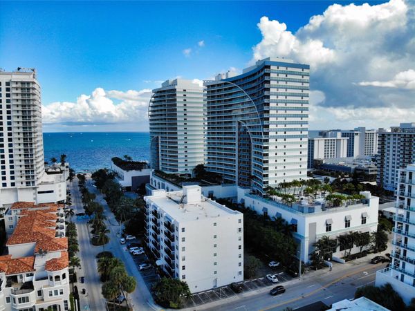 3000 Riomar Street, Unit 406, Fort Lauderdale, FL 33304