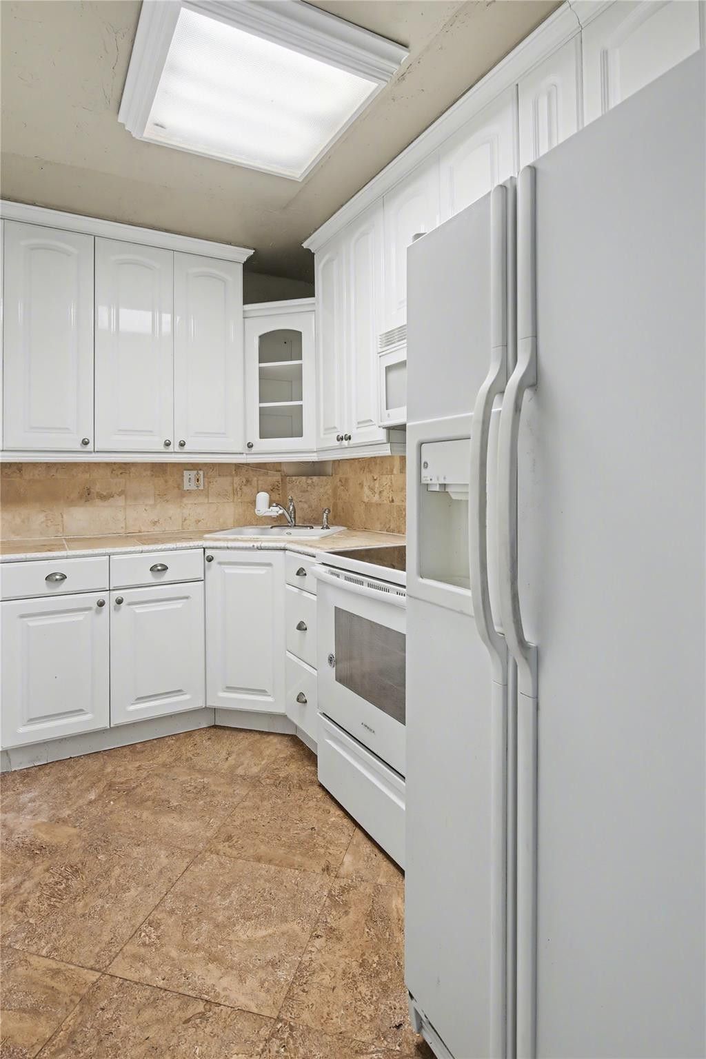3000 Riomar Street, Unit 406, Fort Lauderdale, FL 33304 Photo