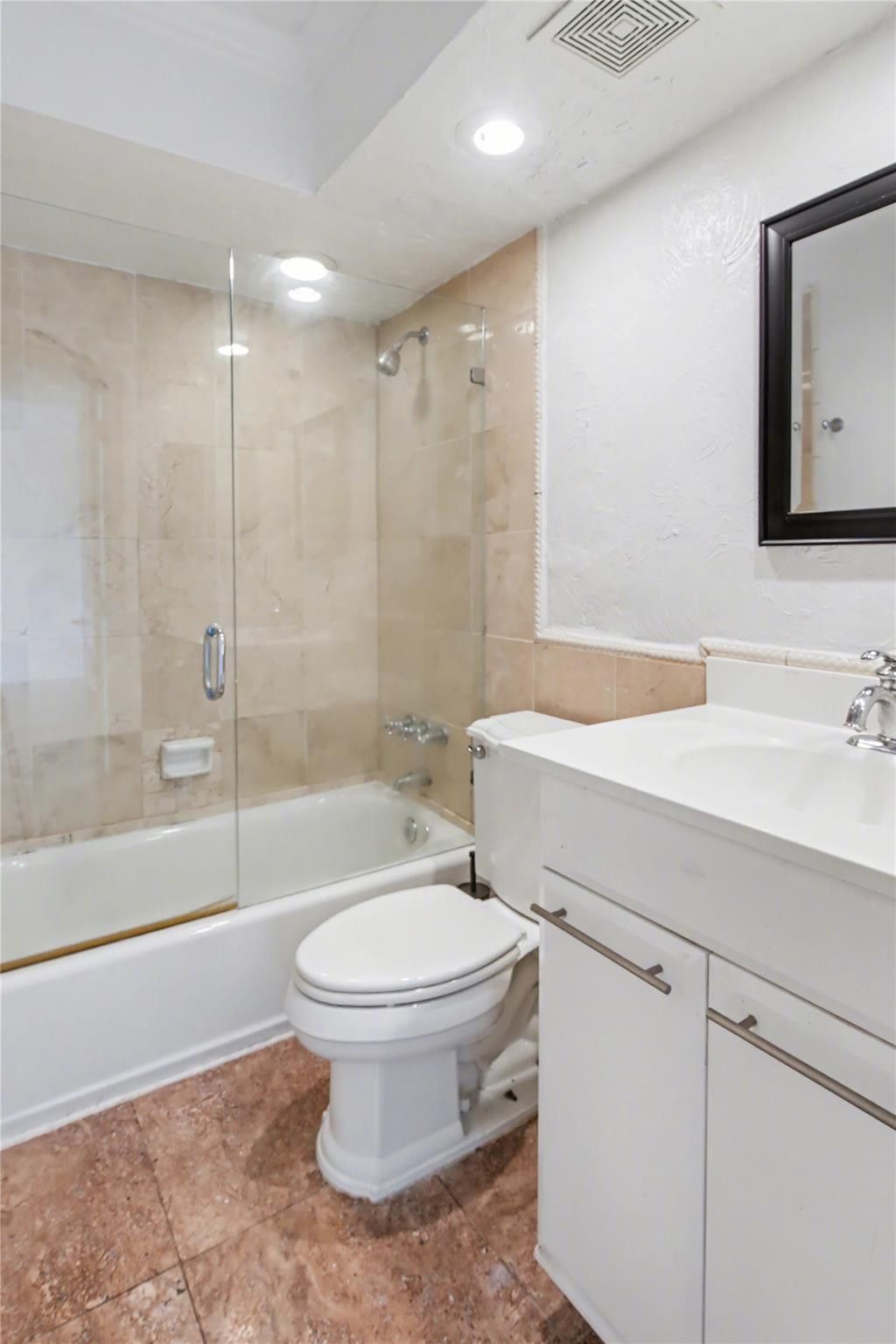 3000 Riomar Street, Unit 406, Fort Lauderdale, FL 33304 Photo