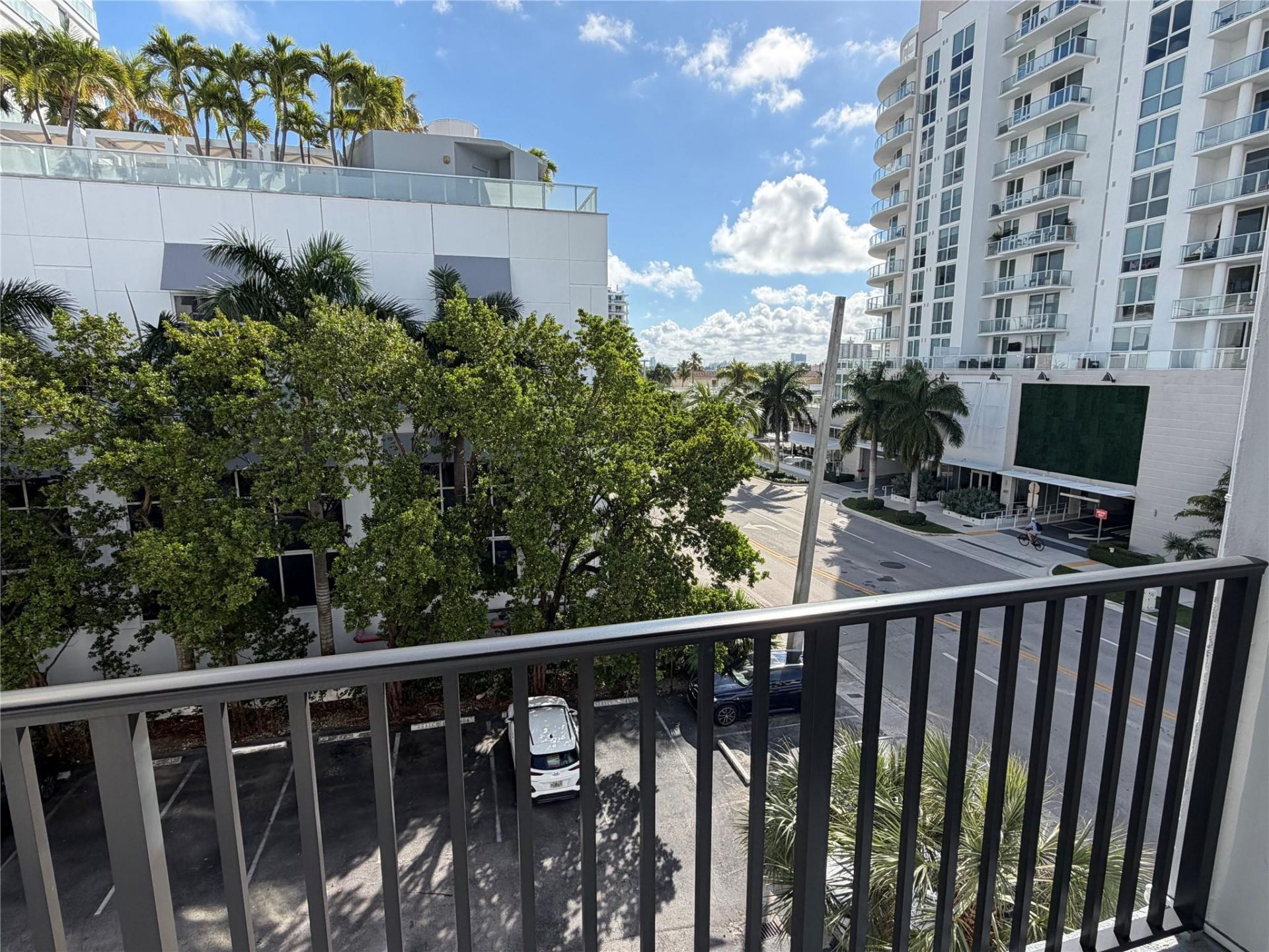 3000 Riomar Street, Unit 406, Fort Lauderdale, FL 33304 Photo