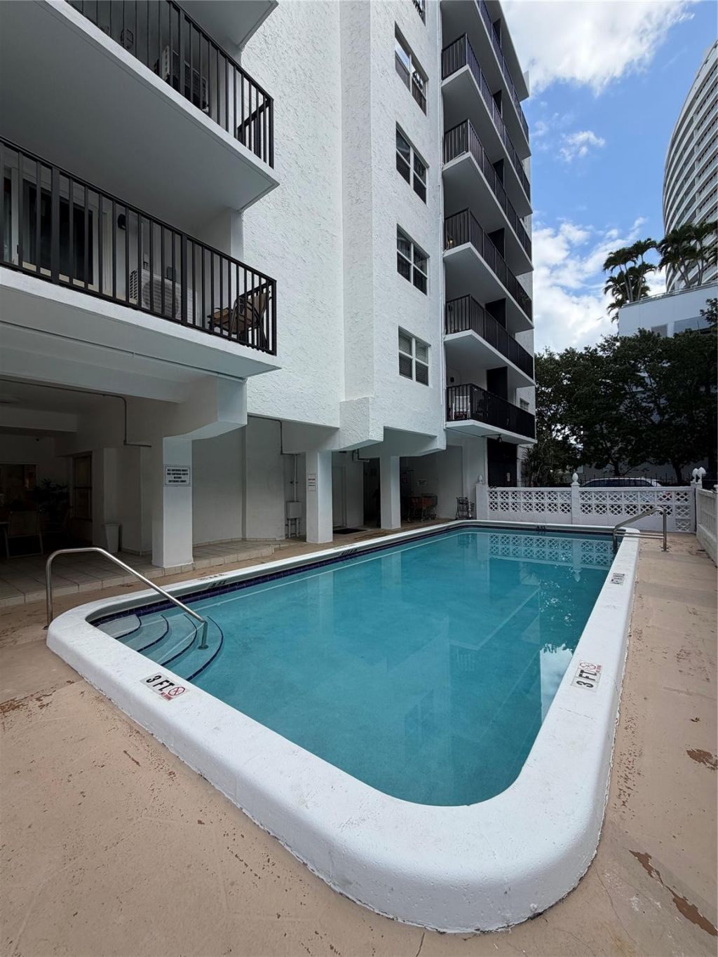 3000 Riomar Street, Unit 406, Fort Lauderdale, FL 33304 Photo