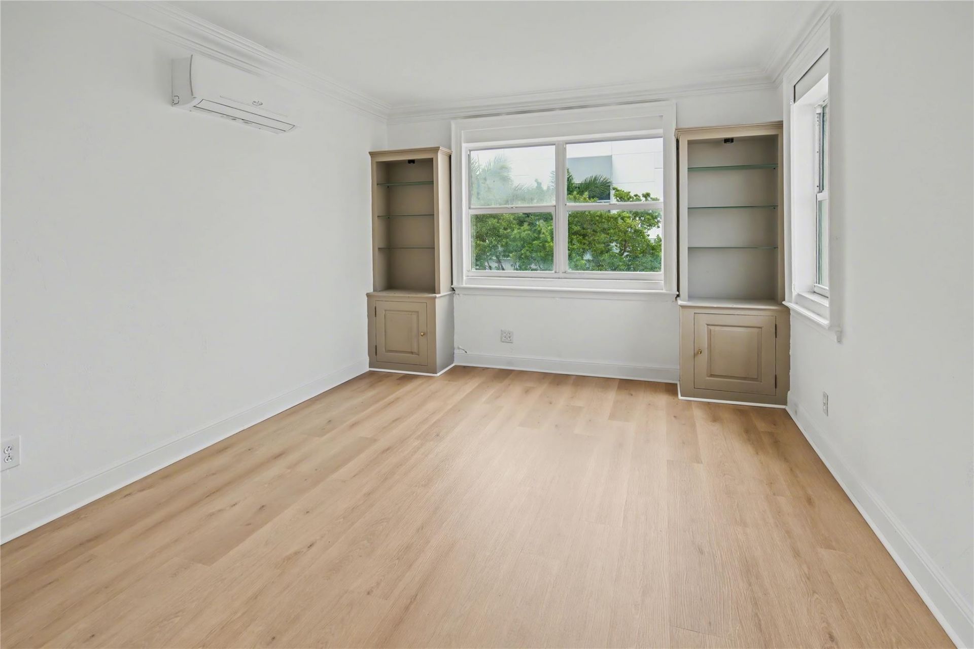 3000 Riomar Street, Unit 406, Fort Lauderdale, FL 33304 Photo
