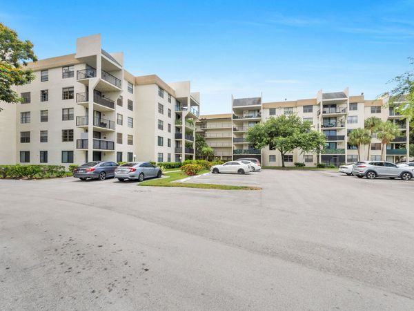6190 Woodlands Boulevard, Unit 513, Tamarac, FL 33319