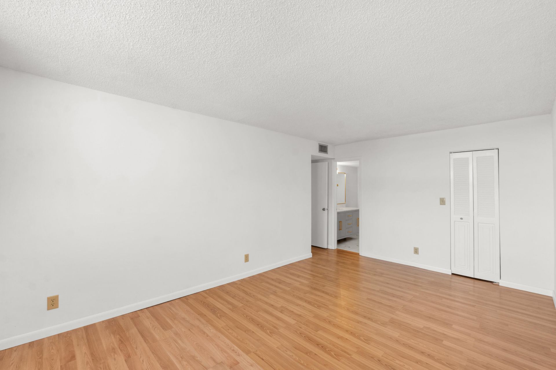 6190 Woodlands Boulevard, Unit 513, Tamarac, FL 33319 Photo